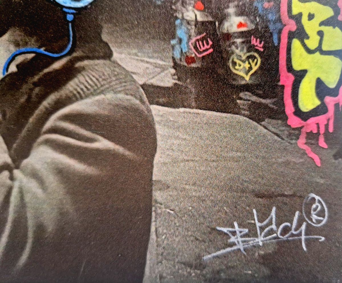 Tableau de BLACH a pour titre Lyon Doisneau Traboule style graffiti, street art dim : BLACHprix:200