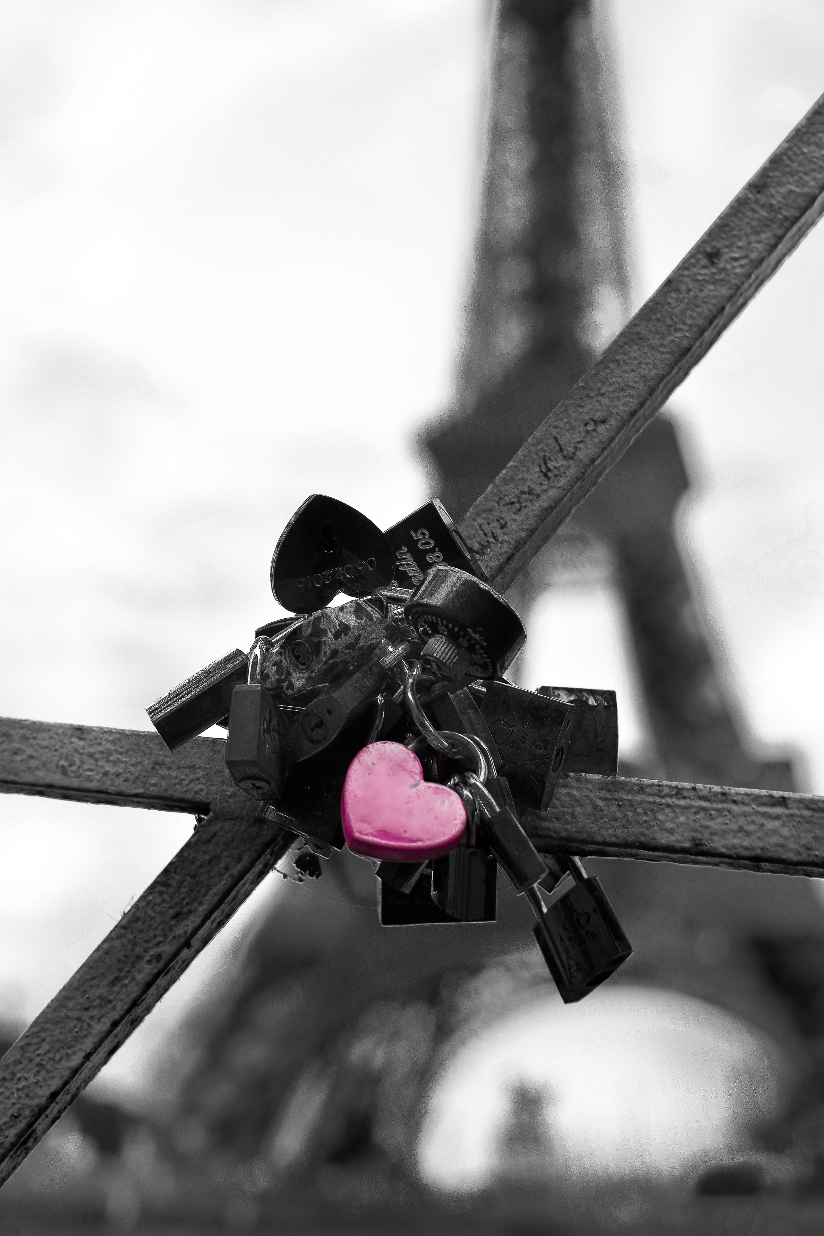 Photo de DOV ADJEDJ a pour titre DARK HEART style no dim : DOV ADJEDJprix:390