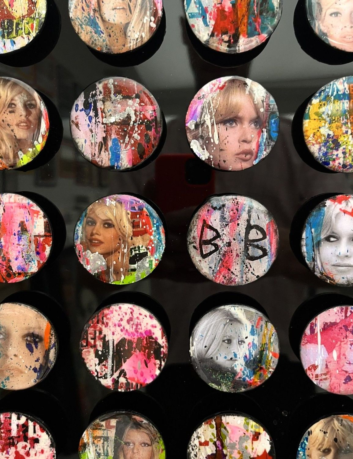 Tableau de THIERRY RASINE a pour titre BB style street pop art dim : THIERRY RASINEprix:1600