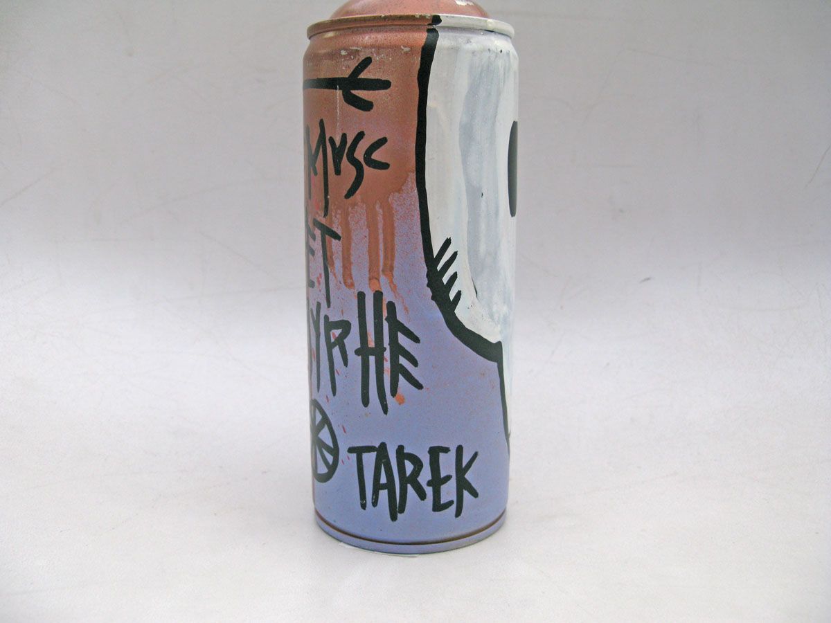 Sculpture de TAREK a pour titre BOMBE LE MUSC ET LA MYRHE style graphique dim : TAREKprix:70