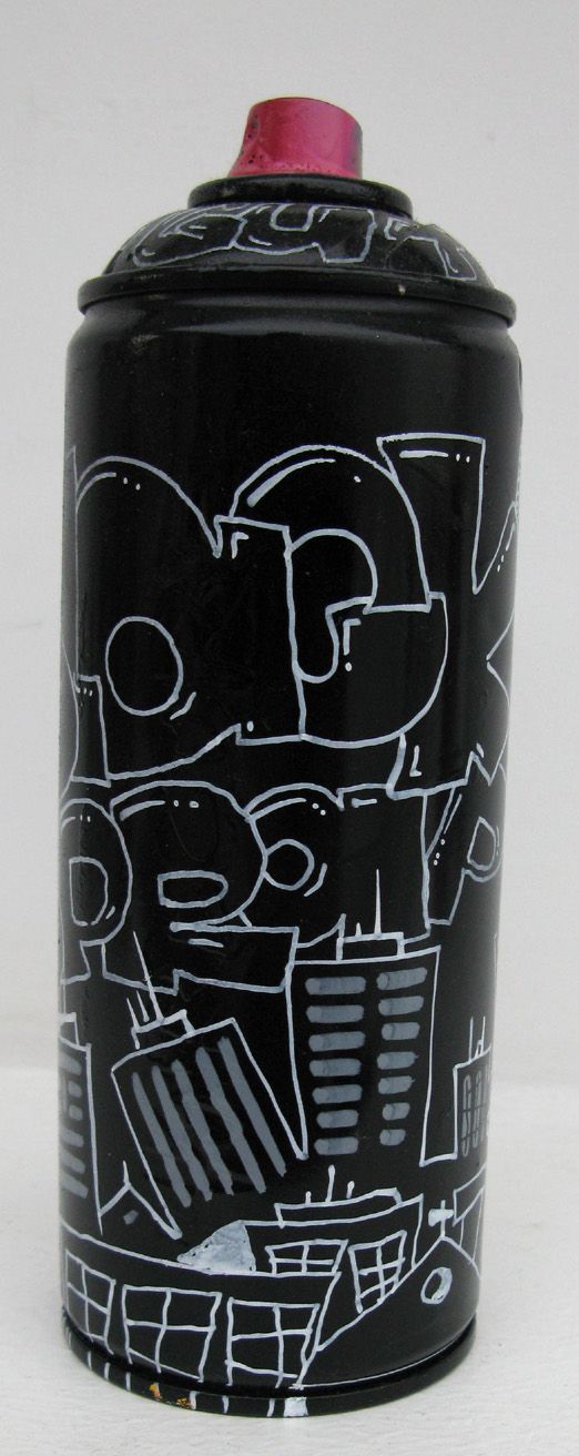 Sculpture de GUTI a pour titre GUTI Spray noir style graffiti, street art dim : GUTIprix:60