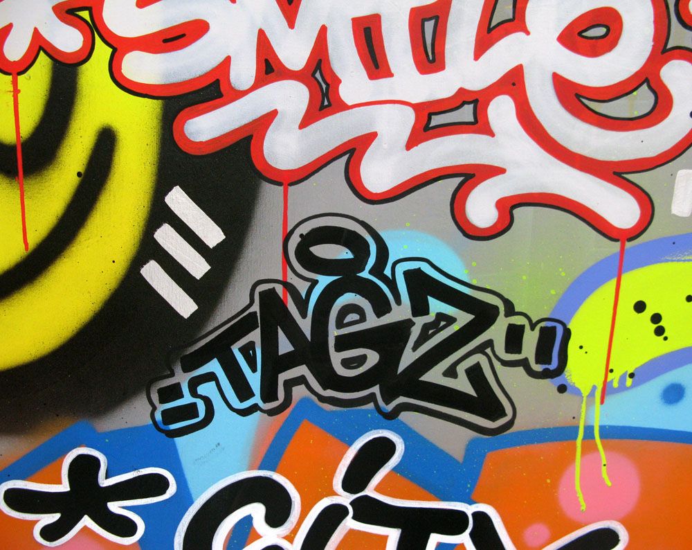 Tableau de KENY a pour titre CITY LOVER style graffiti, street art dim : KENYprix:550