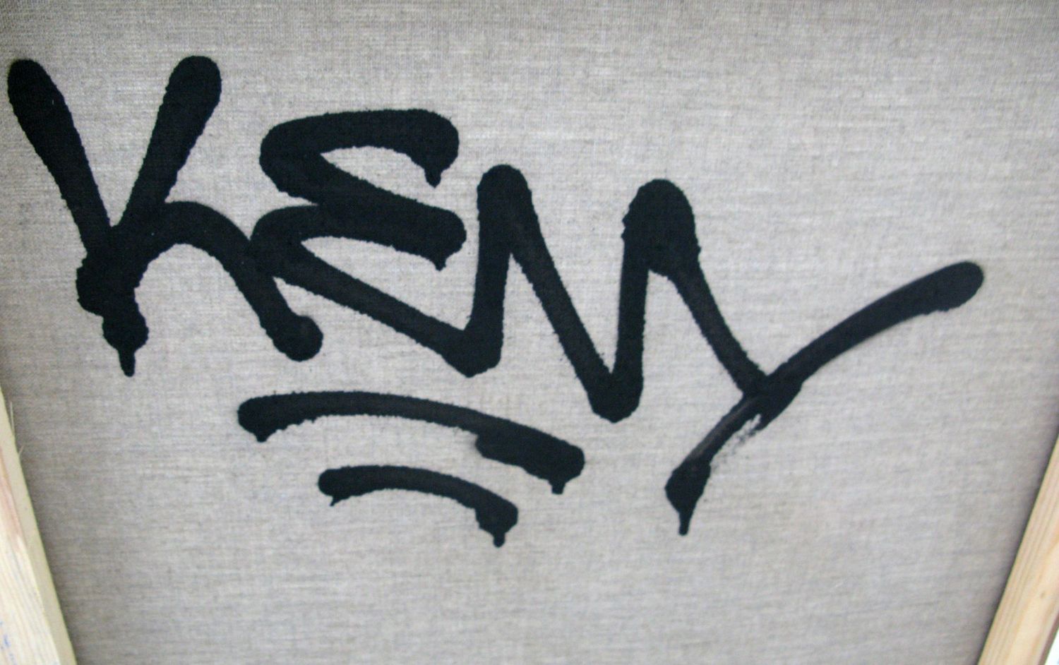 Tableau de KENY a pour titre Spray Lovers style graffiti, street art dim : KENYprix:800