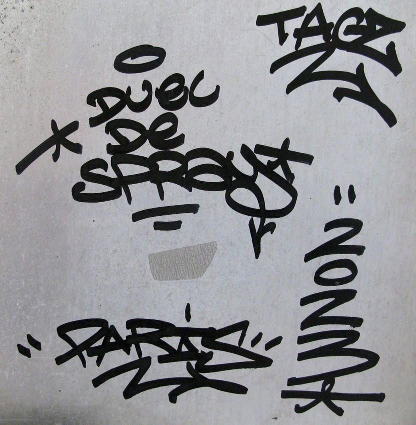 Tableau de KENY a pour titre Duel de spray style graffiti, street art dim : KENYprix:400