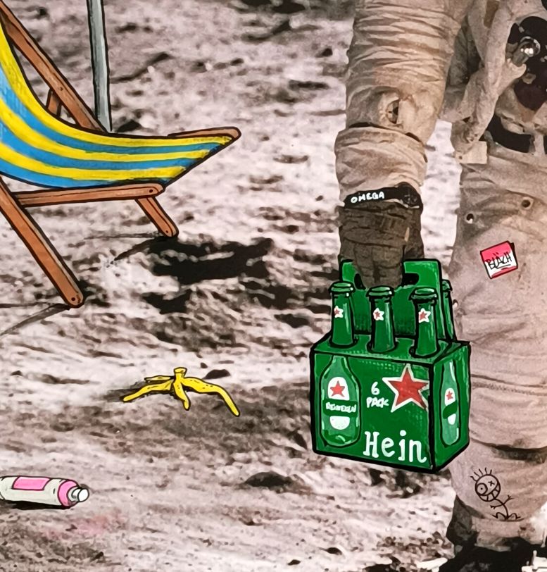 Editions d'art de BLACH a pour titre Moon Colonization style street art dim : BLACHprix:100