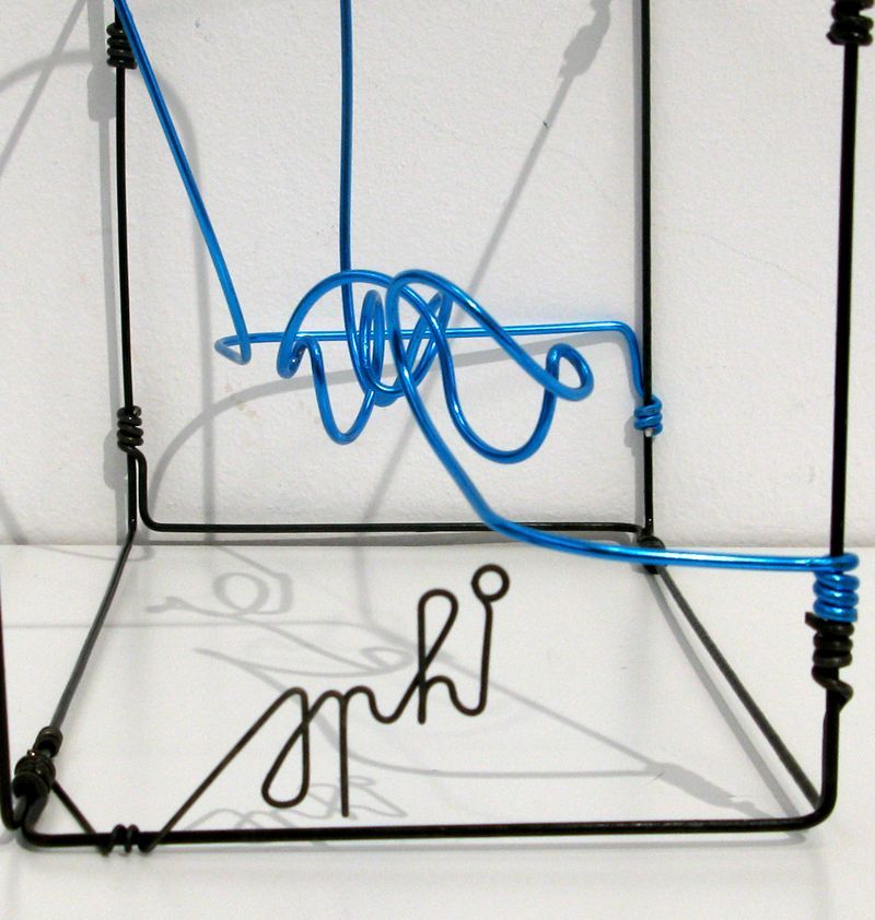 Sculpture de JPHI a pour titre Love bleu petit 1 style figuratif dim : JPHIprix:200
