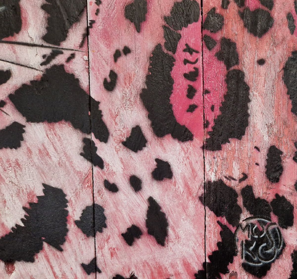 Tableau de MOSKO a pour titre Buste jaguar rose style street art dim : MOSKOprix:1600