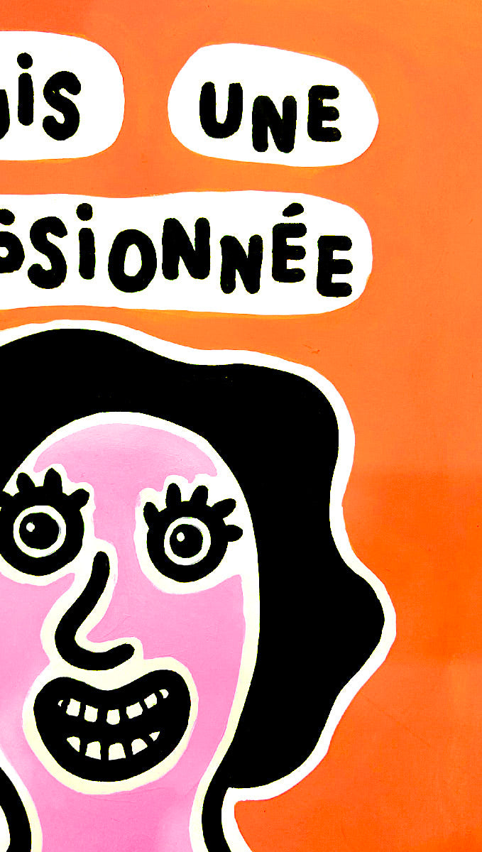Dessin Je suis une passionnée de MOUSTACHE BLEUE dans un intérieur – 50 × 65 cm