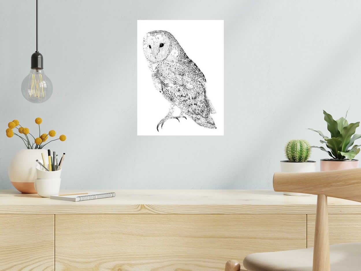 Estampe CHOUETTE de CAMILLE POLI dans un intérieur – 30 × 40 cm