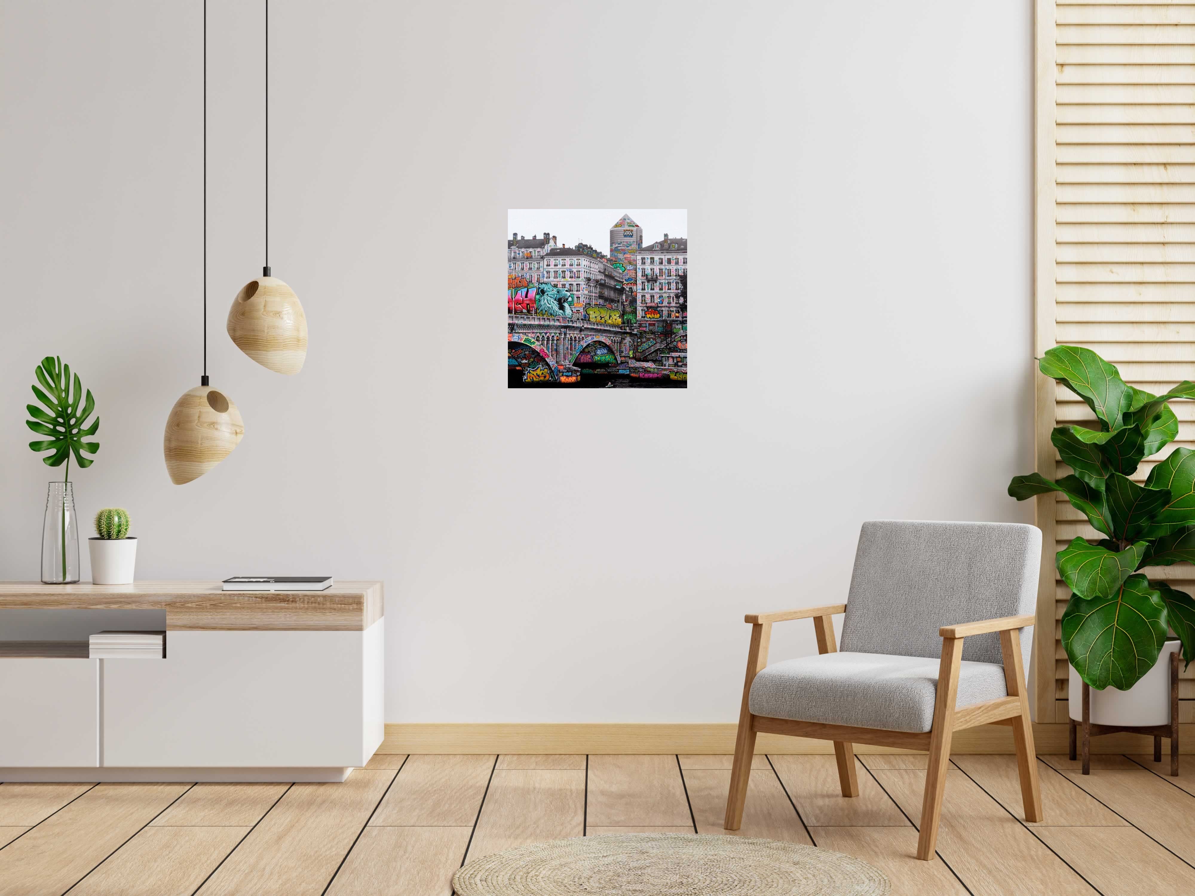 Estampe VIC Lyon Noir & Blanc de BLACH dans un intérieur – 60 × 6 cm