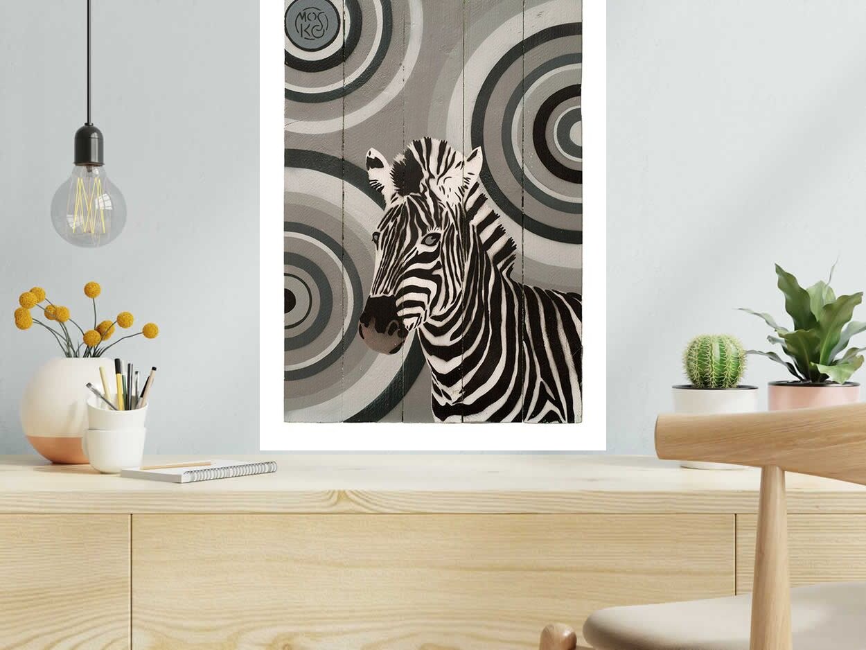 Estampe ZEBRE de MOSKO dans un intérieur – 65 × 50 cm