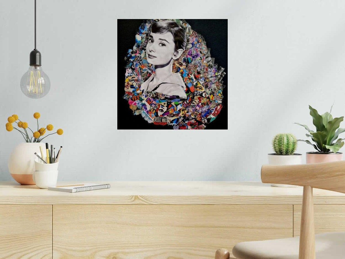 Estampe Funny eyes de FLOREPEA dans un intérieur – 40 × 40 cm
