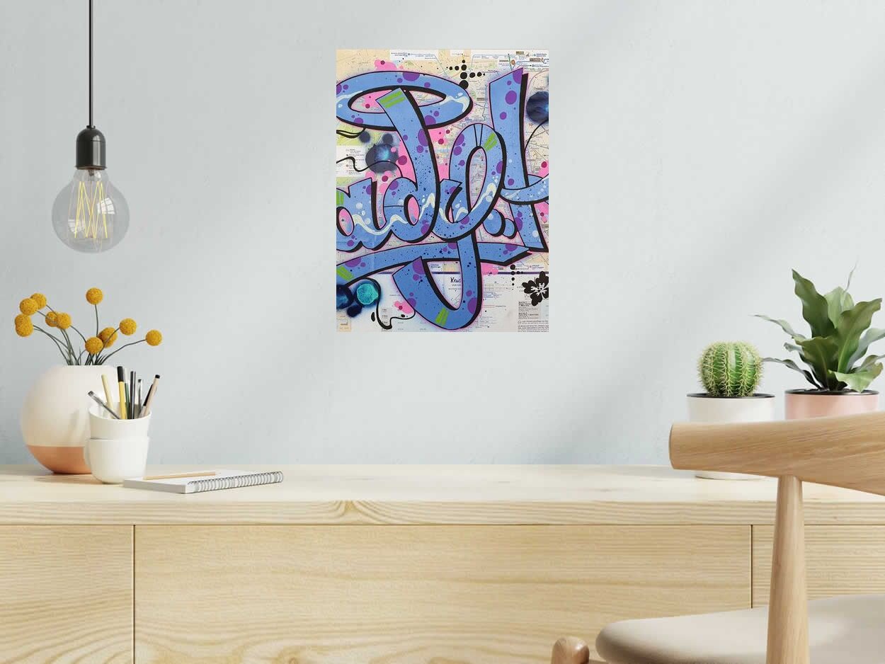 Estampe LADY K IN PARIS de LADY K dans un intérieur – 30 × 40 cm