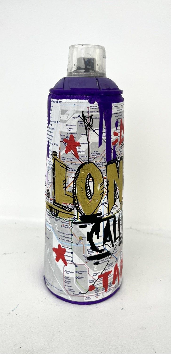 Sculpture de TAREK a pour titre London Calling style graphique dim : TAREKprix:60