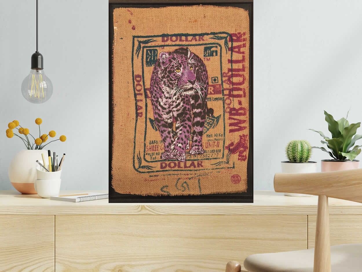 Tableau de MOSKO a pour titre Jaguar violet dollar style street art dim : MOSKOprix:1600