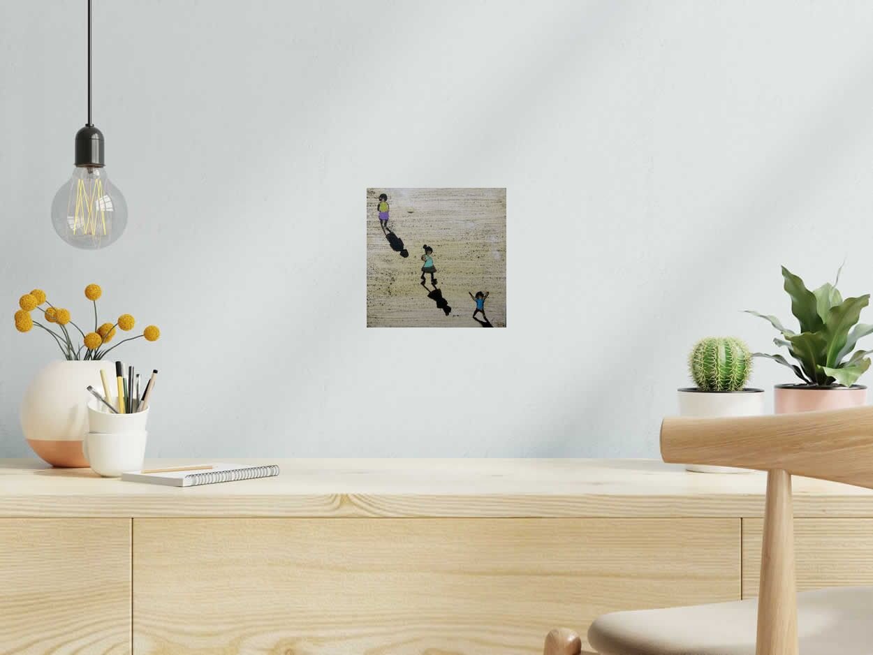 Peinture 3 Children 1 - Barcelona 2025 de MARCOS ZRIHEN NOWOTNY dans un intérieur – 20 × 20 cm