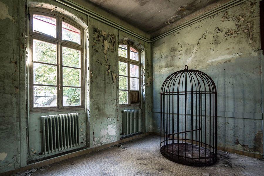 Photographie petit format PUNITION – CHRISTIAN BRUNEAU – 24 × 36 cm