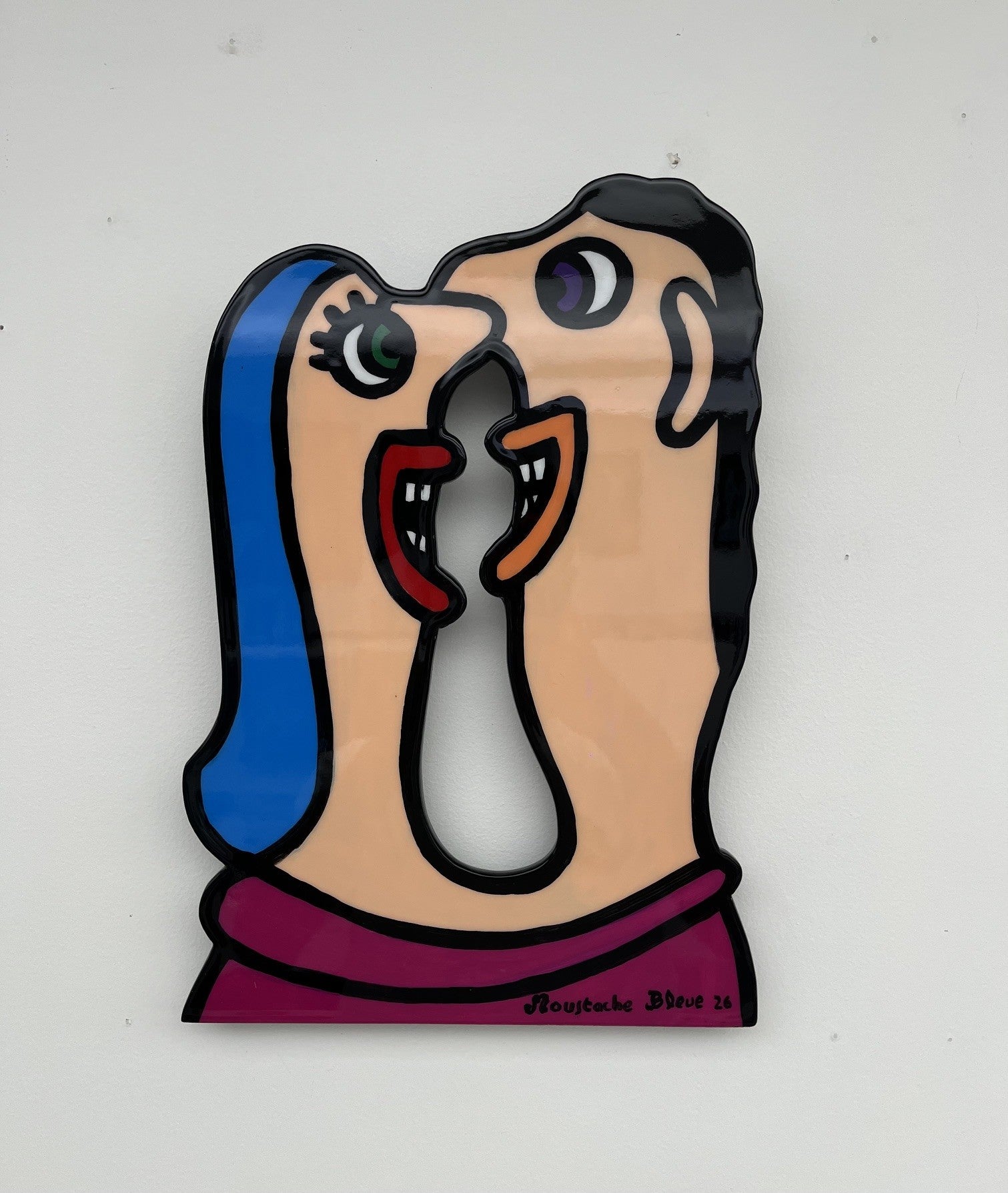 Sculpture figuratif petit format rose Together, Better ! – MOUSTACHE BLEUE – 38 × 25 cm