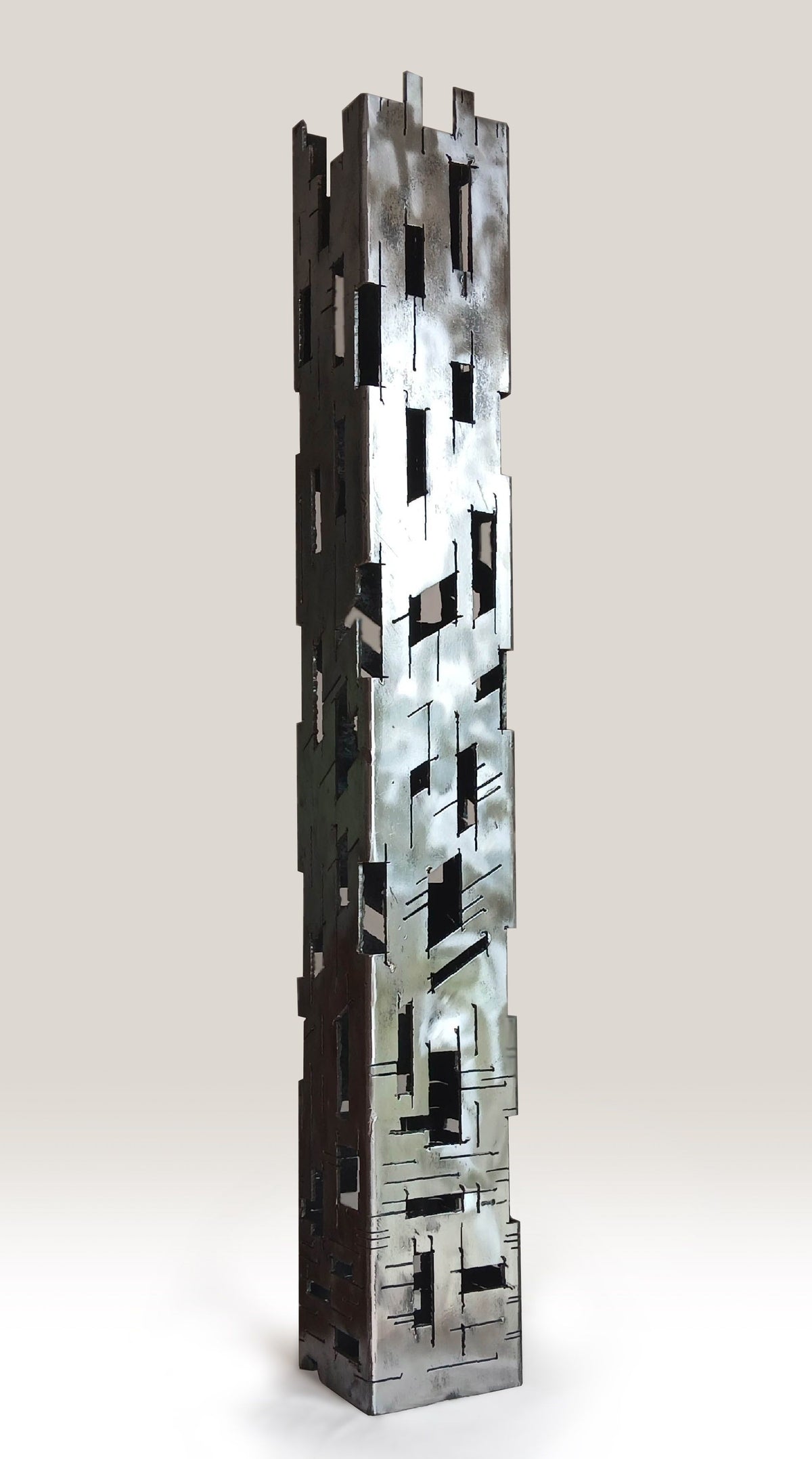 Sculpture graphique moyen format argent Building 23 – JEROME POUMES – 12 × 96 cm