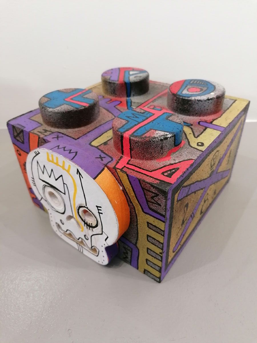 Sculpture graphique petit format CUBE LEGO 2 – TAREK – 11 × 19 cm