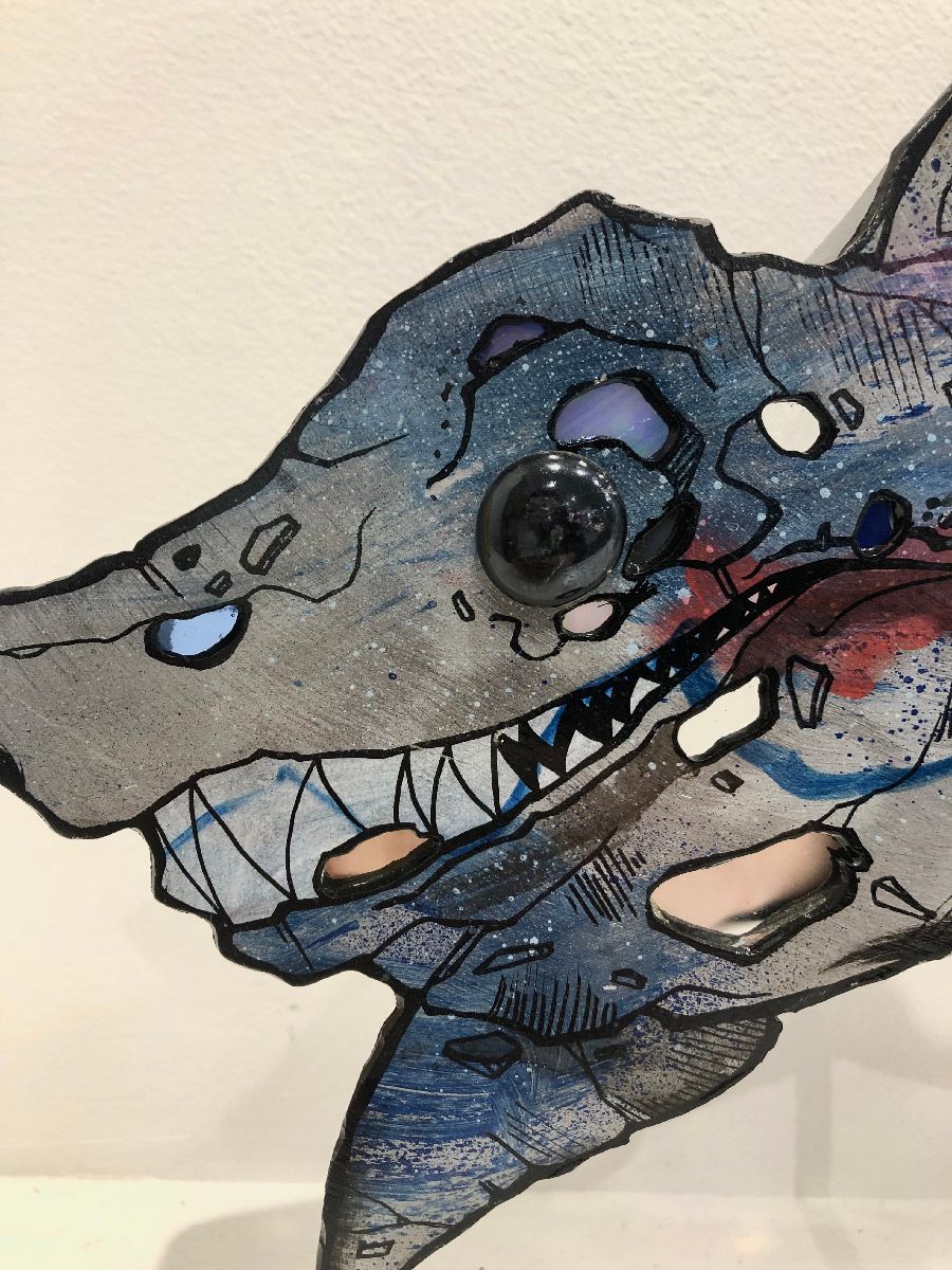 Sculpture de EMER a pour titre Shark style street pop art dim : EMERprix:170