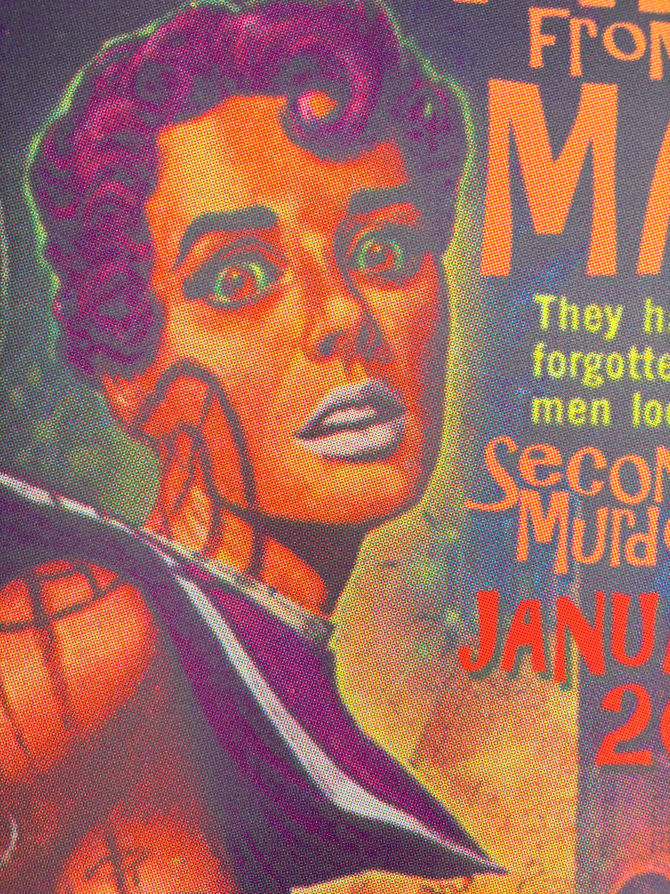 Serigraphie UNCOMMON MAN FROM MARS 2007 de CHUCK SPERRY dans un intérieur – 89 × 59 cm