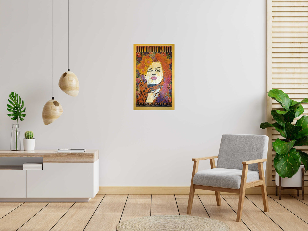 Serigraphie DAVE MATTHEWS BAND THE GREEK 2014 gold AP de CHUCK SPERRY dans un intérieur – 53 × 86 cm