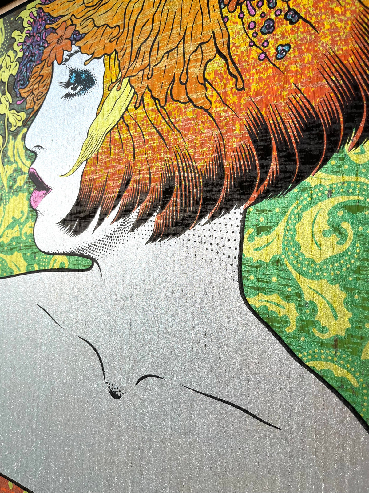 Serigraphie PASIPHAE wood panel AP de CHUCK SPERRY dans un intérieur – 50 × 70 cm