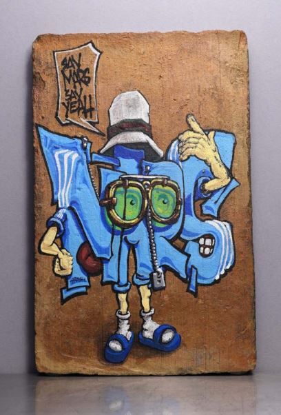 Sculpture de TRASH a pour titre  OIZEAU DE MARSEILLE 2 style street art dim : TRASHprix:250