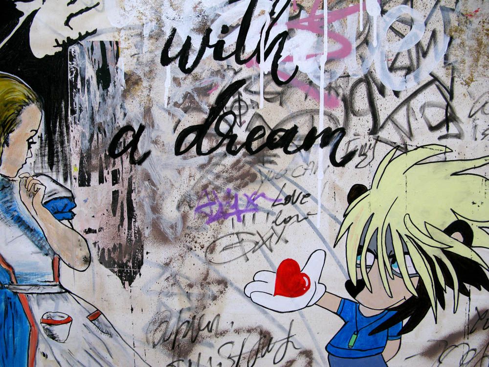 Tableau de PATRICIA GADISSEUR a pour titre  Everything start with a dream style street pop art, graffiti dim : PATRICIA GADISSEURprix:1300