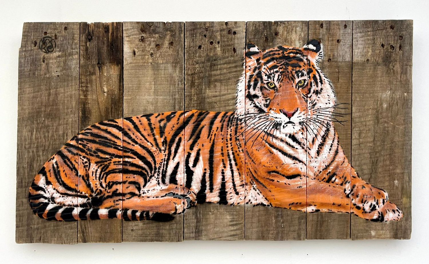 Tableau de MOSKO a pour titre  Tigre allongé style street art dim : MOSKOprix:2000