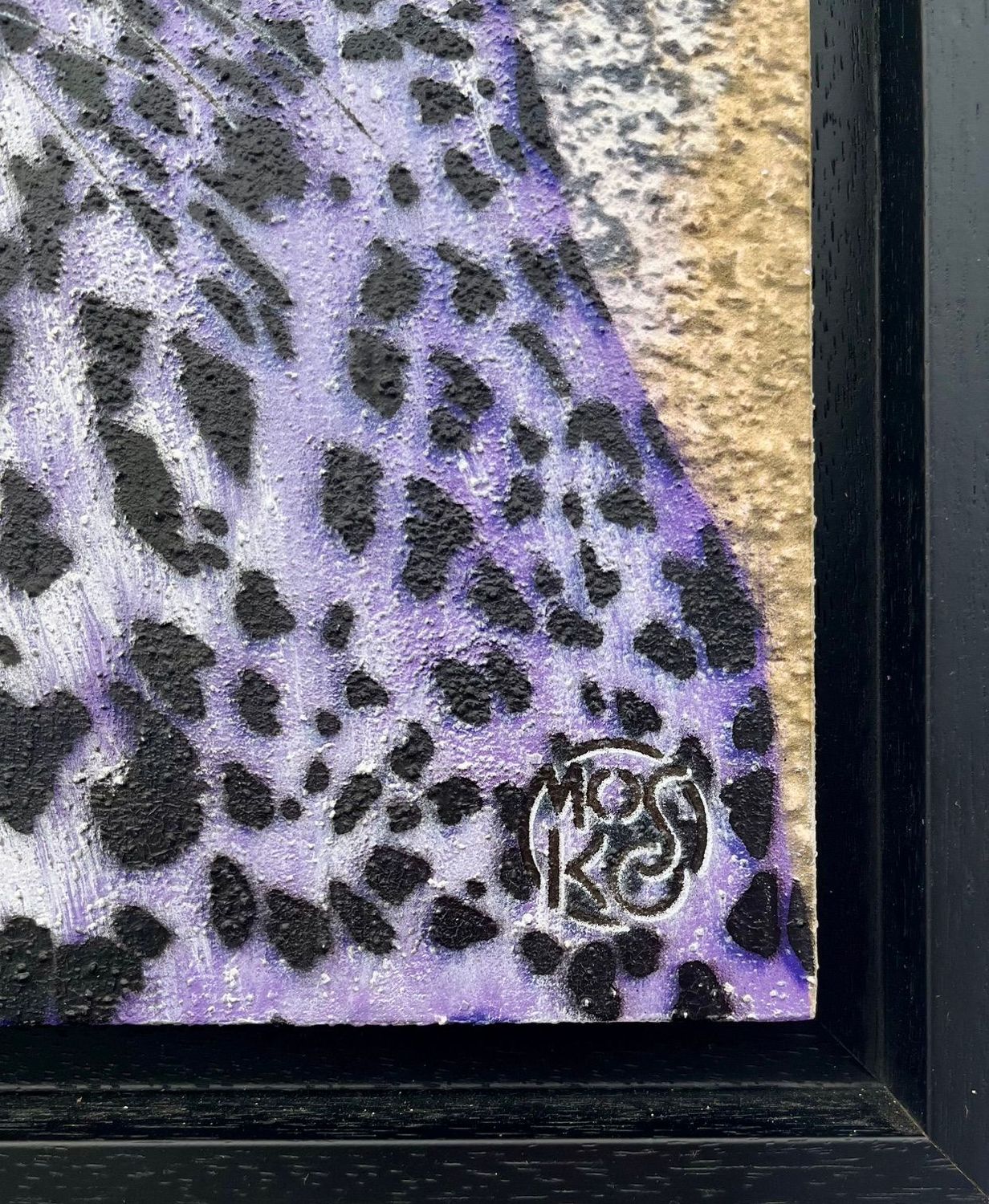 Tableau de MOSKO a pour titre  Buste panthère violet style street art dim : MOSKOprix:1600