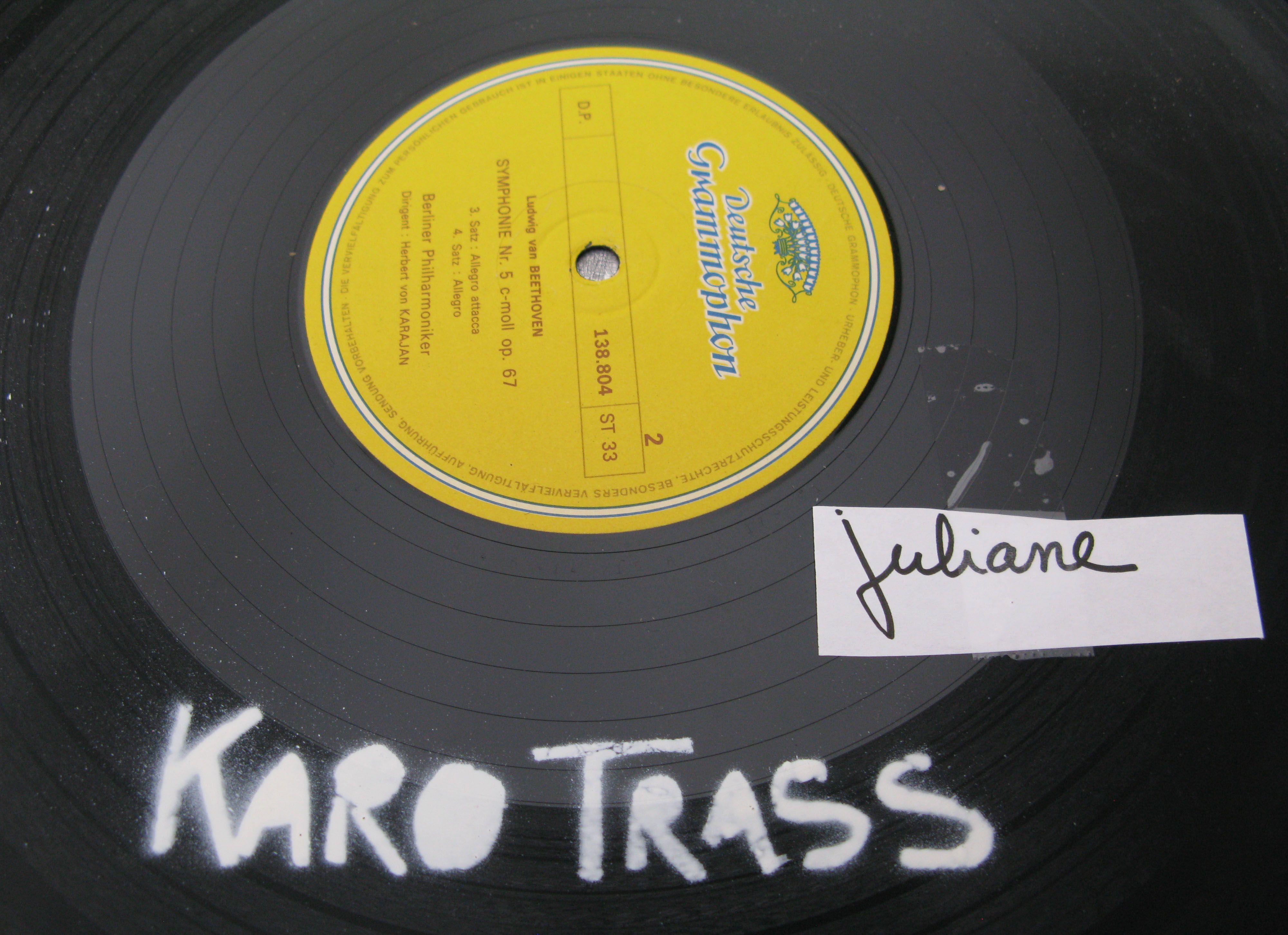 Tableau de KARO TRASS a pour titre  Juliane style street pop art, street art dim : KARO TRASSprix:120