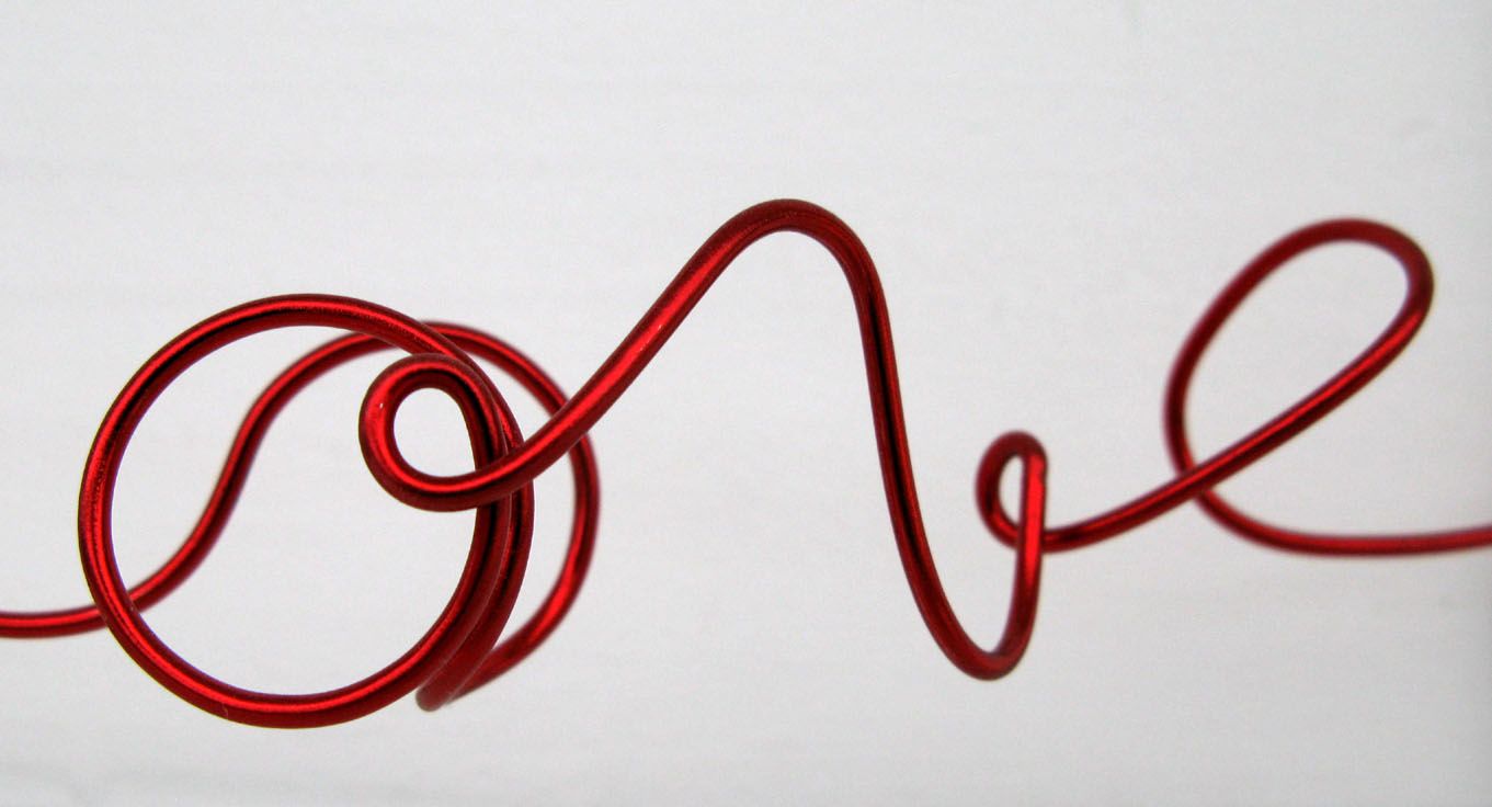Sculpture de JPHI a pour titre  LOVE RED style no dim : JPHIprix:200