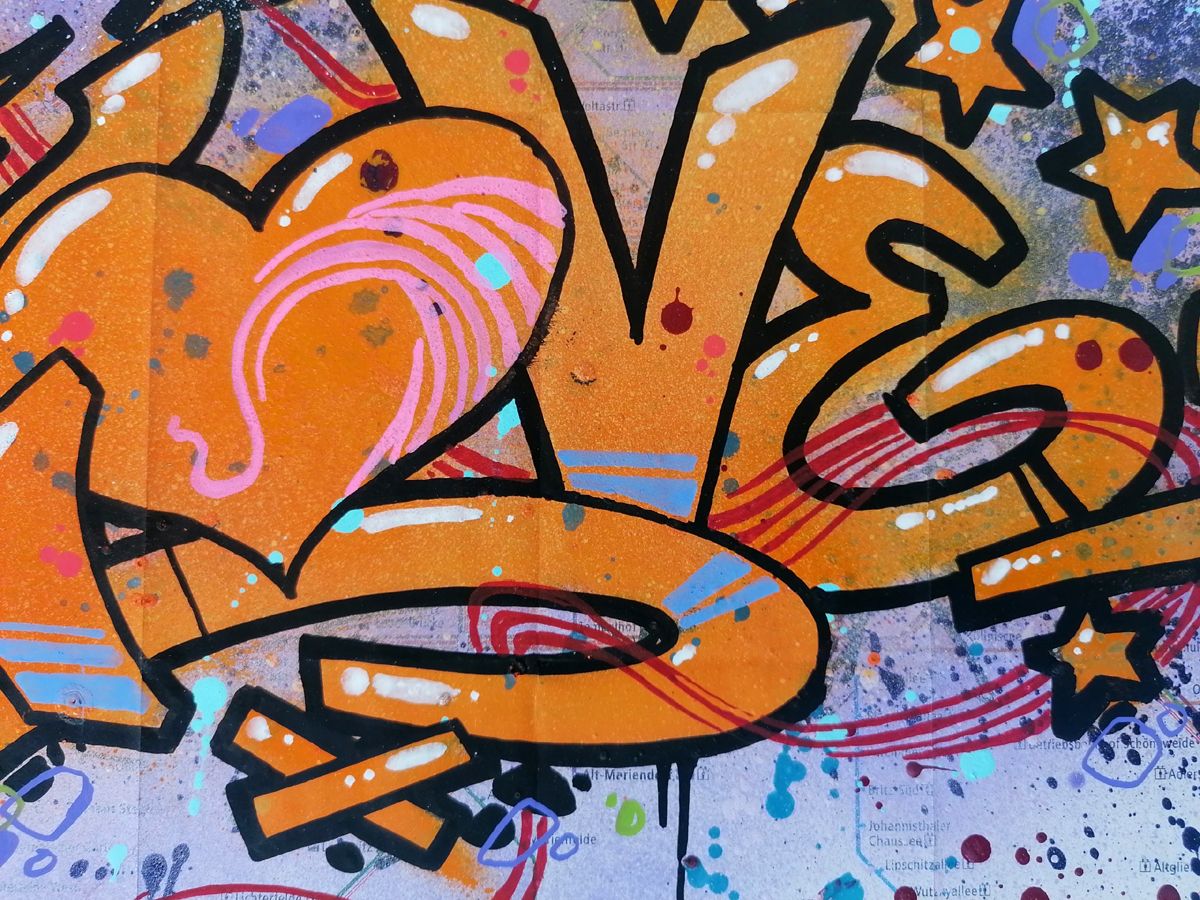 Dessin de LADY K a pour titre  LOVE SUR BERLIN style street pop art dim : LADY Kprix:250