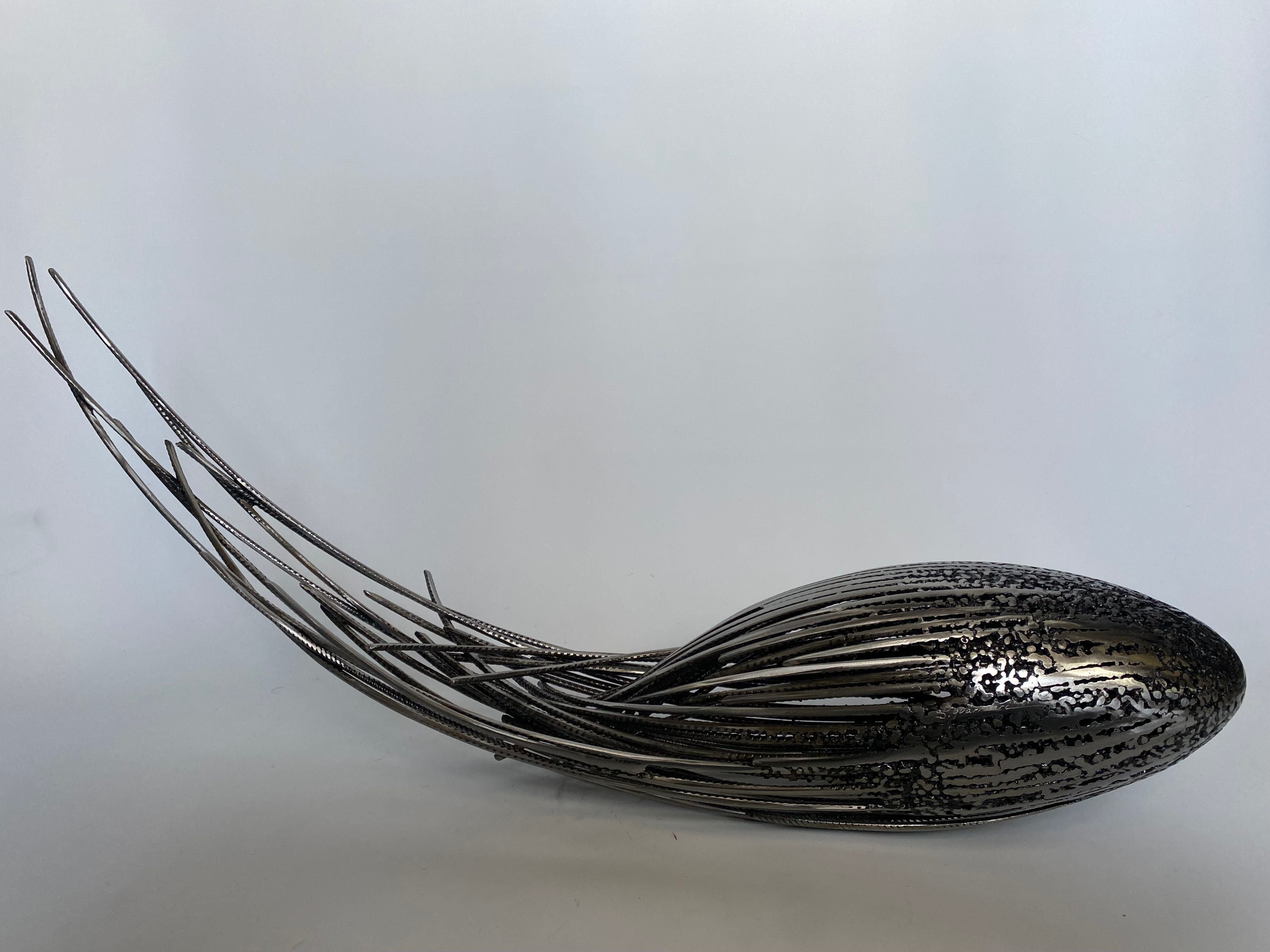 Sculpture de SERGE GUARNIERI a pour titre  OEUF COSMIQUE 20 style no dim : SERGE GUARNIERIprix:1600