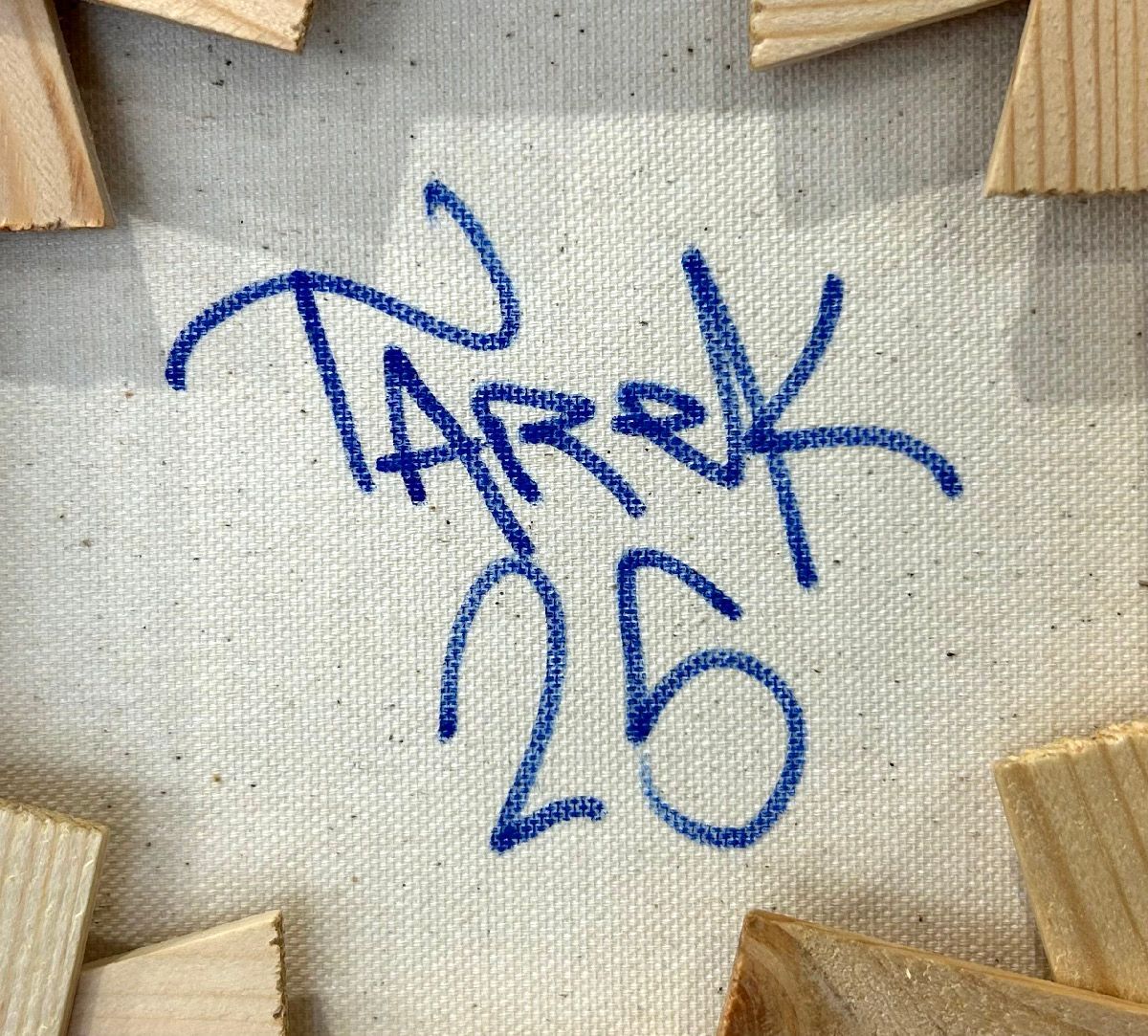 Tableau de TAREK a pour titre  Geometric yellow style street art dim : TAREKprix:160