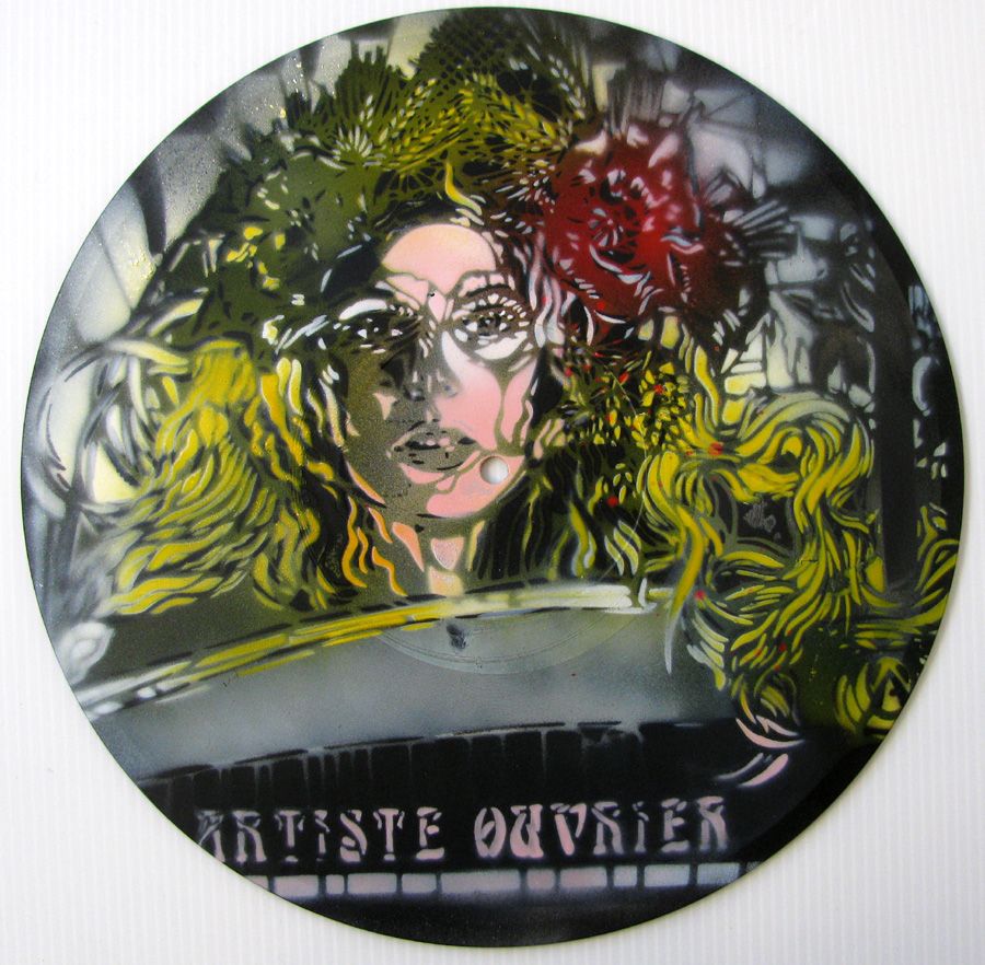 Sculpture de ARTISTE OUVRIER a pour titre  VANESSA style figuratif dim : ARTISTE OUVRIERprix: