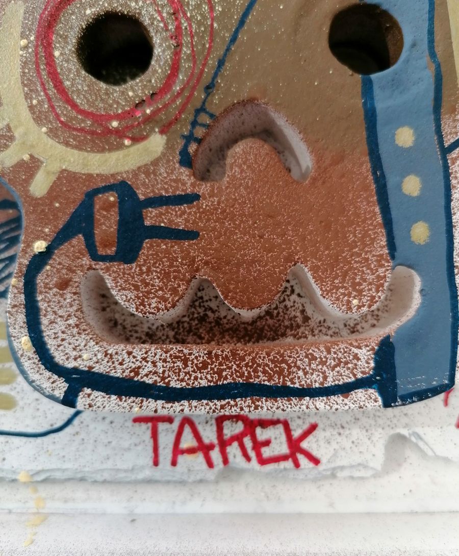 Sculpture de TAREK a pour titre  SKULL style graphique dim : TAREKprix:350