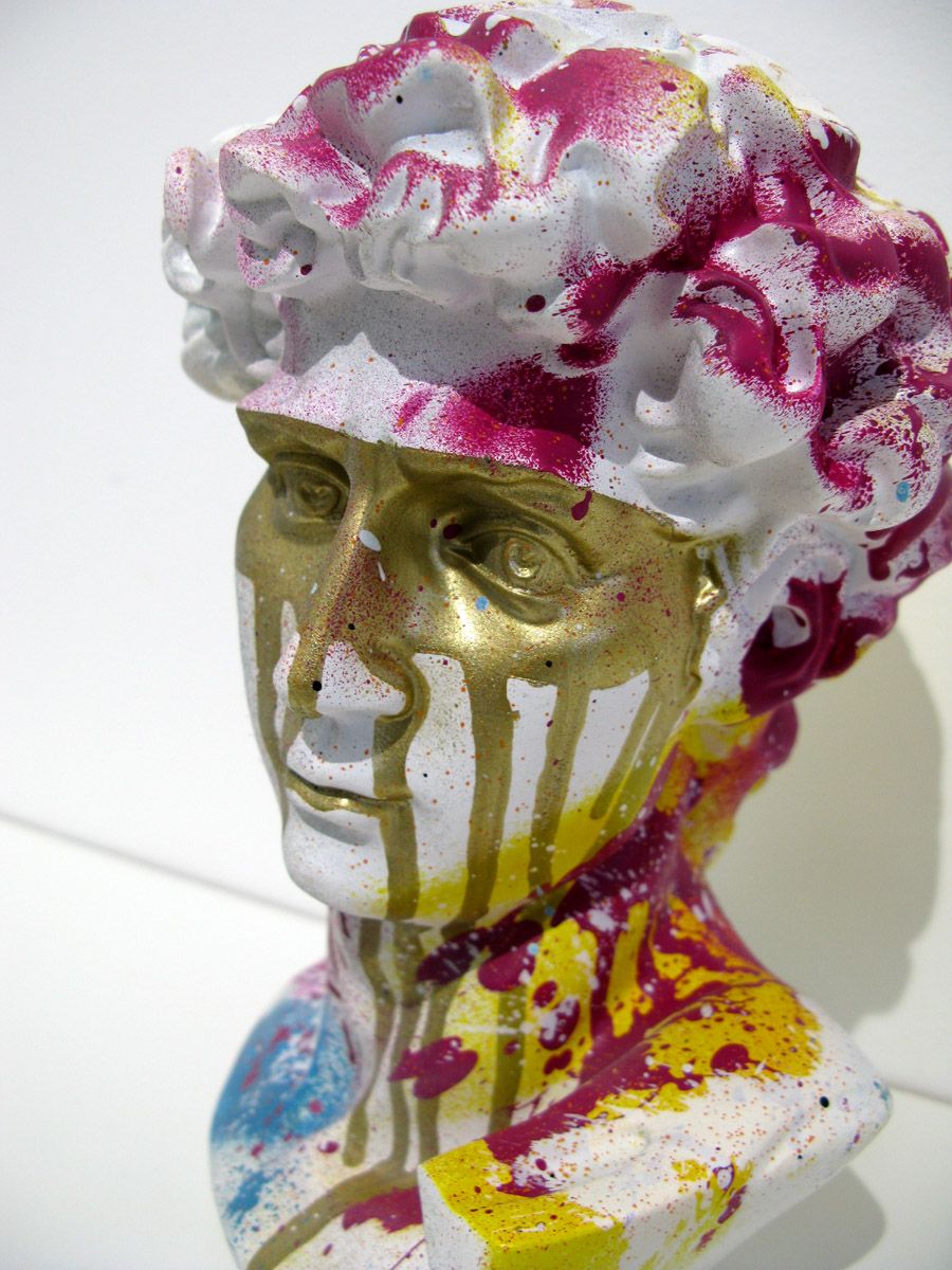 Sculpture de JUG a pour titre  Statuette 1 style street pop art dim : JUGprix:250