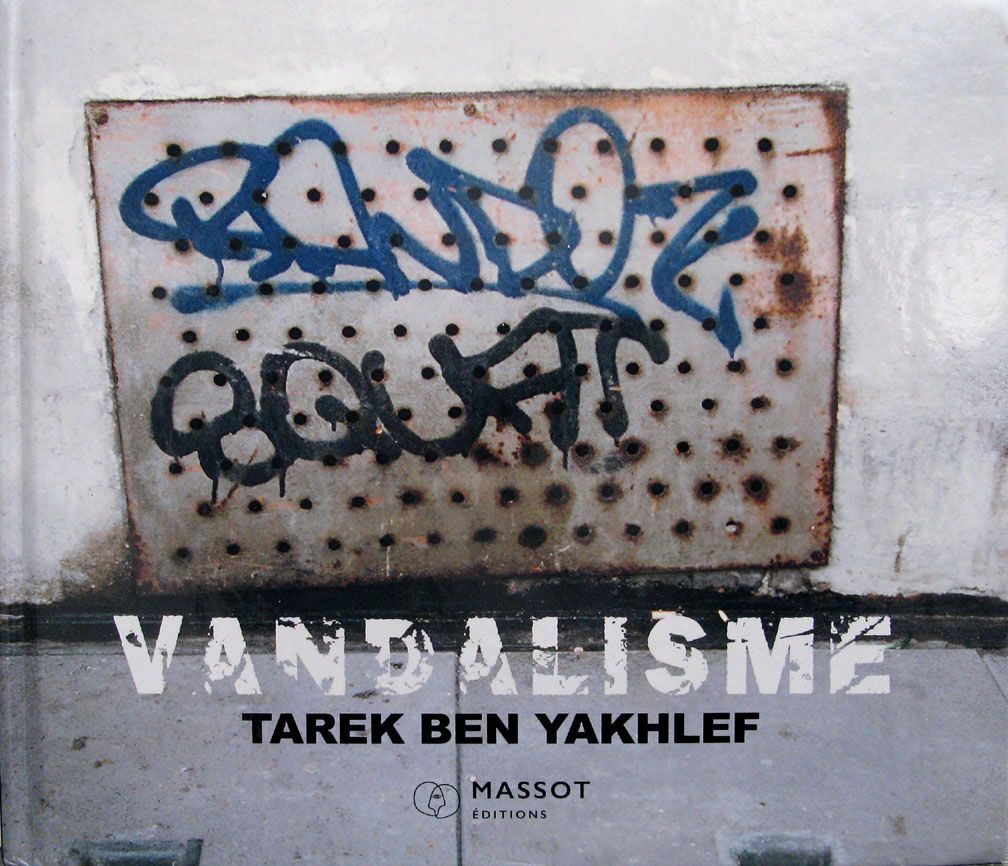 Editions d'art de TAREK a pour titre  Vandalisme - LIVRE TAREK style graphique dim : TAREKprix:27