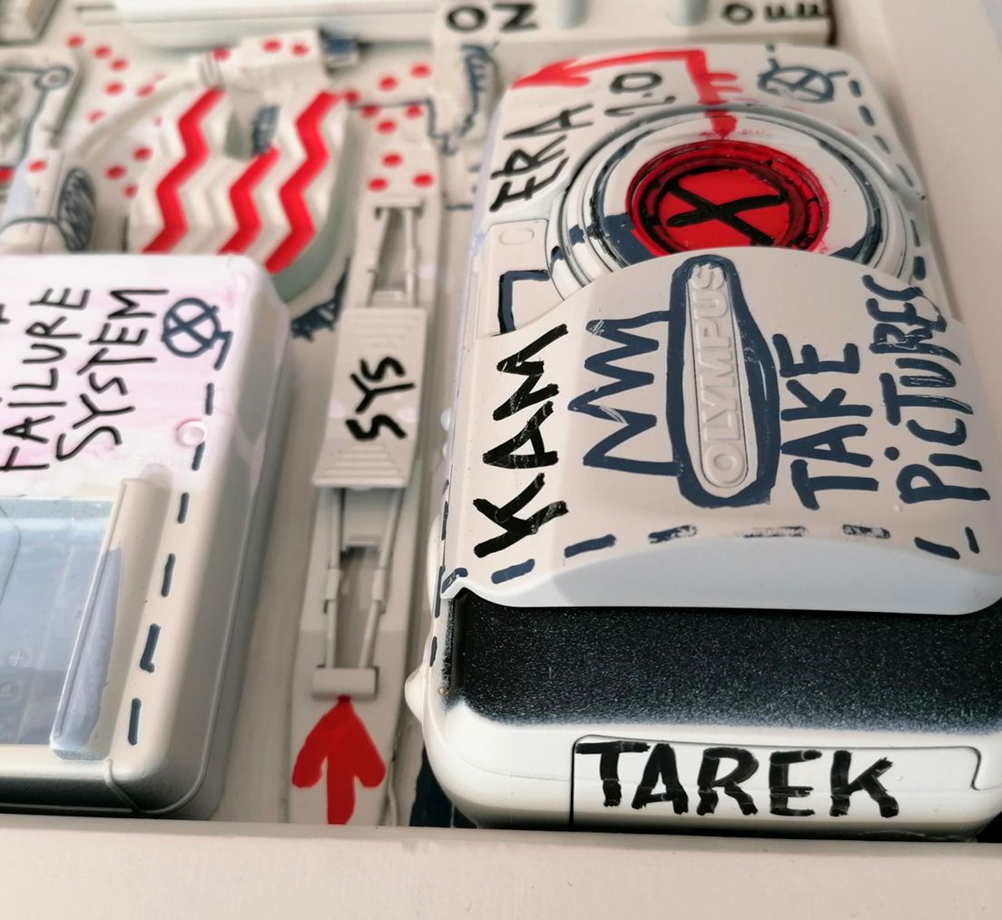 Sculpture de TAREK a pour titre  THE MATRIX style graphique dim : TAREKprix:350