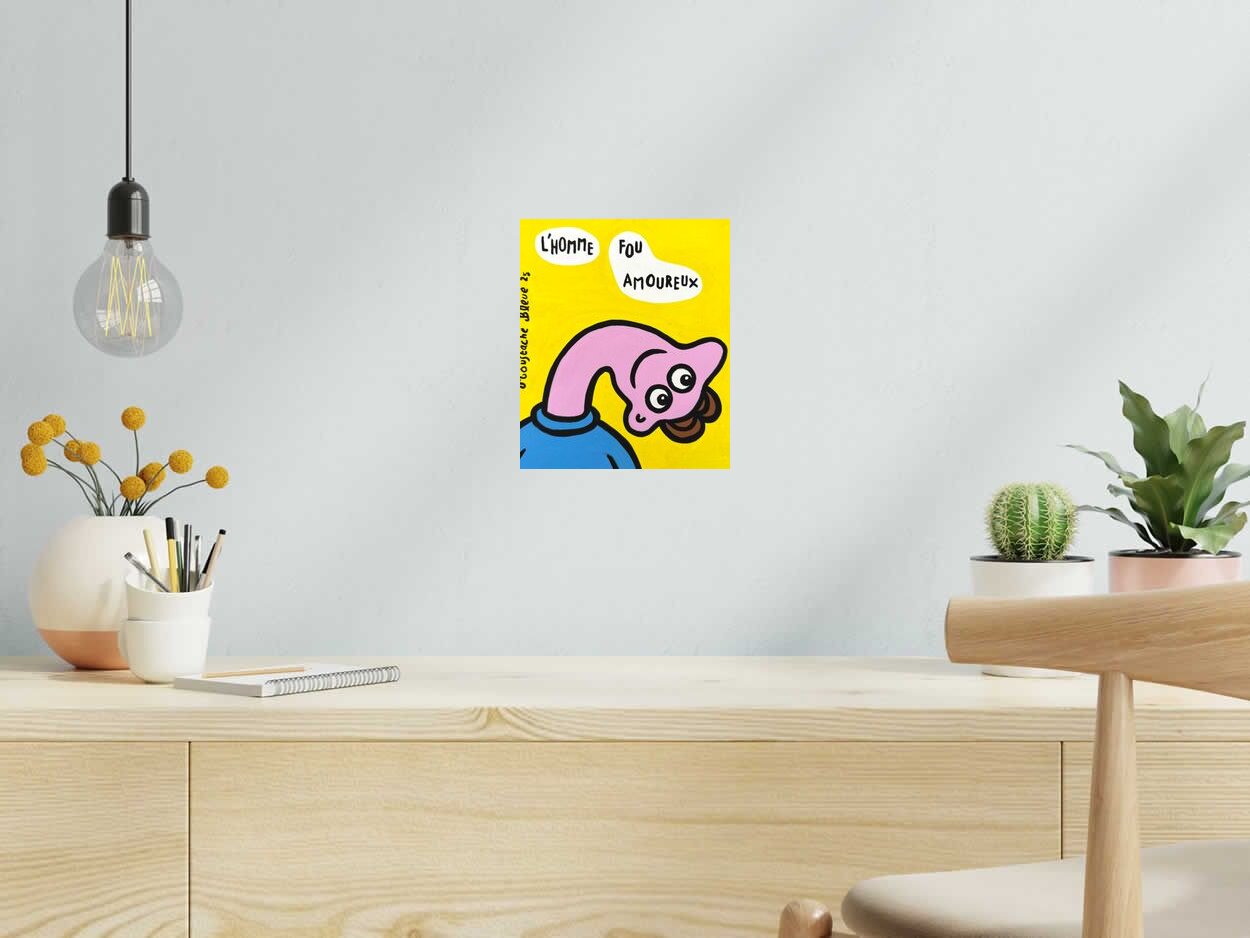 Dessin L'homme fou amoureux de MOUSTACHE BLEUE dans un intérieur – 21 × 25 cm
