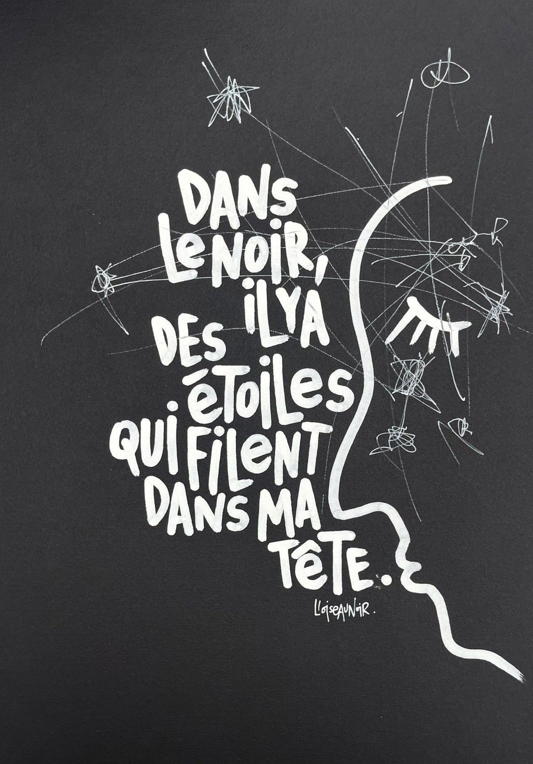 Dessin graphique petit format blanc et noir Il y a des étoiles – L'OISEAU NOIR – 29 × 42 cm