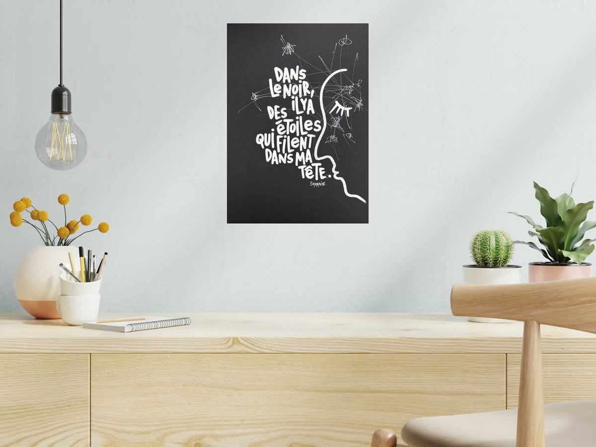 Dessin Il y a des étoiles de L'OISEAU NOIR dans un intérieur – 29 × 42 cm