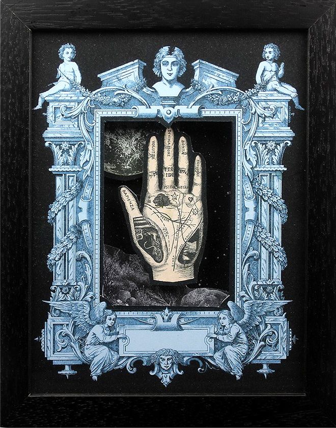 Estampe figuratif petit format bleu et rose Hand of fate – Gavin Jay – 20 × 26 cm