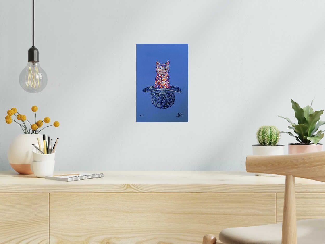 Estampe MAGRITTE CHAT CHAPEAU de MOX dans un intérieur – 20 × 30 cm