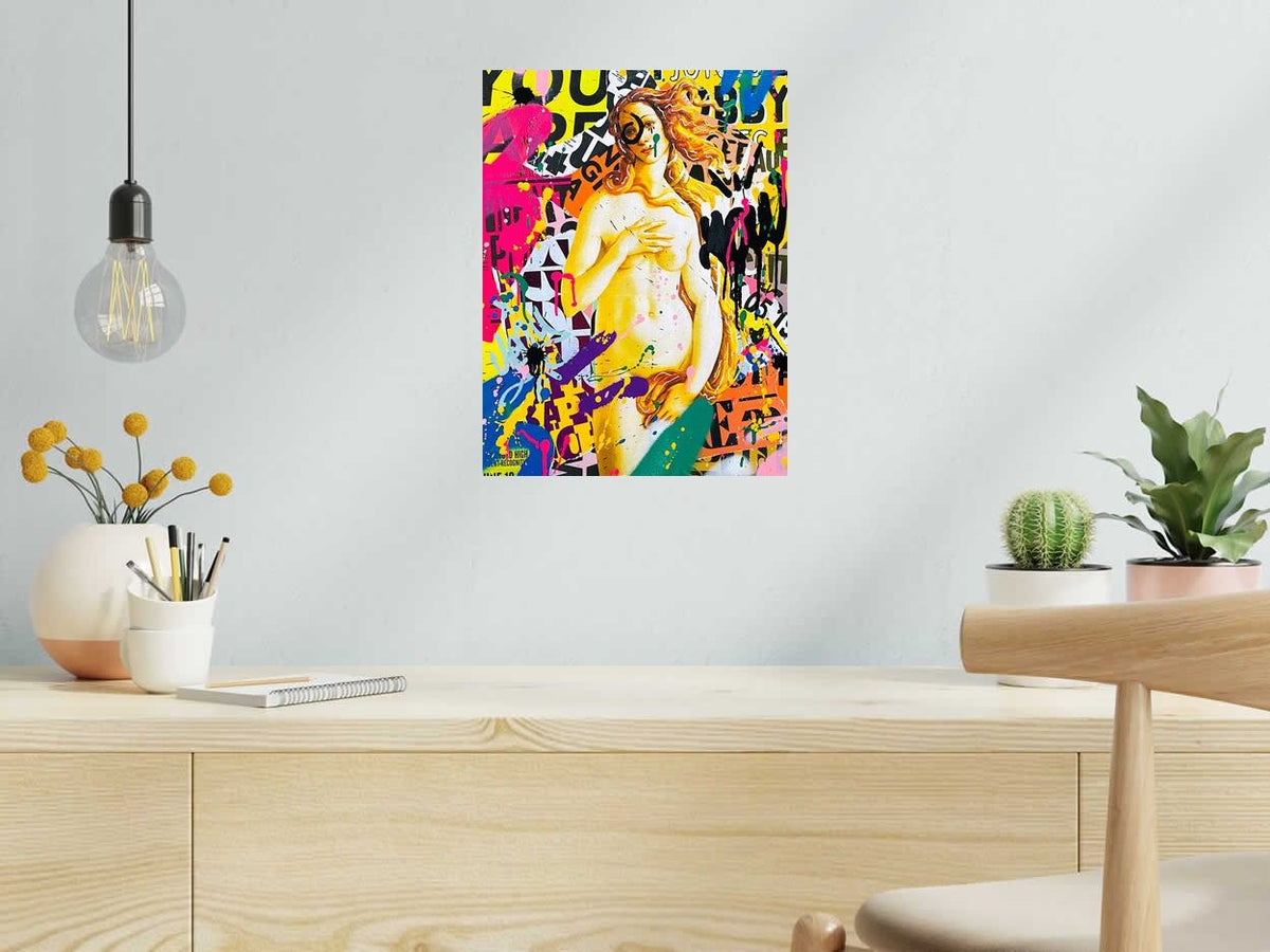 Estampe VENUS (JAUNE) de RS ARTIST dans un intérieur – 30 × 40 cm