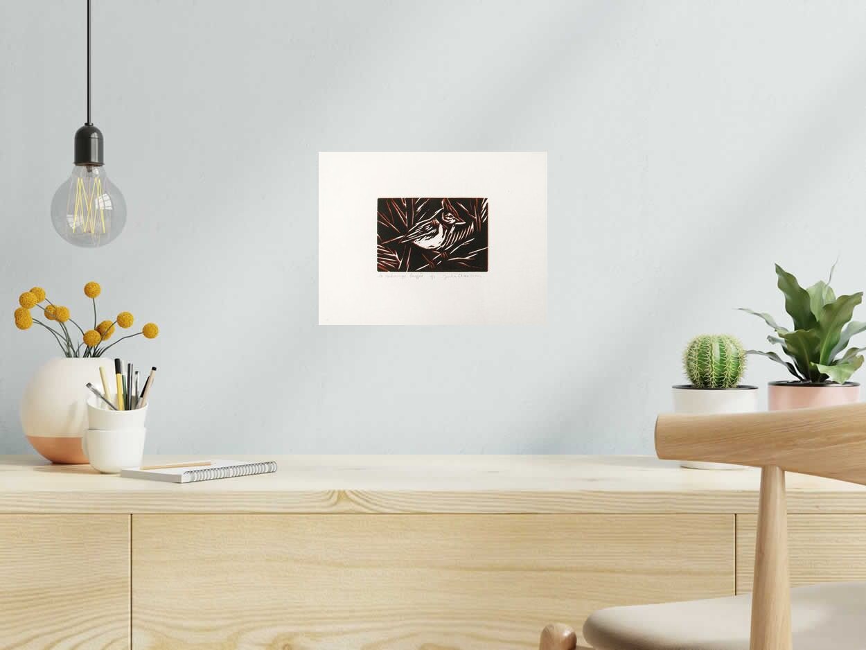 Gravure LA MÉSANGE HUPPÉE de JULIA CHAUSSON dans un intérieur – 33 × 25 cm