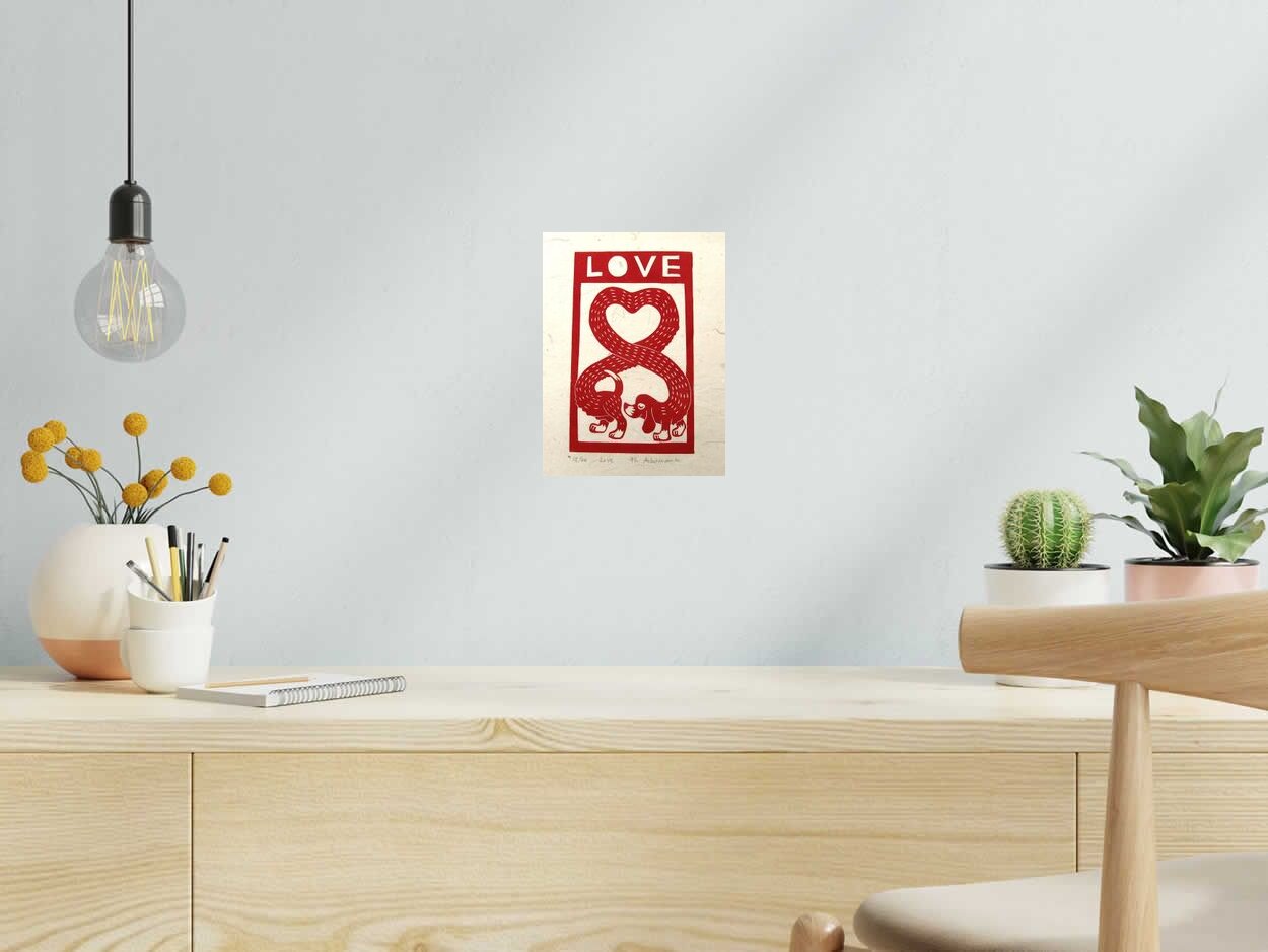Linogravure Love de PHILIPPE ACHERMANN dans un intérieur – 18 × 24 cm